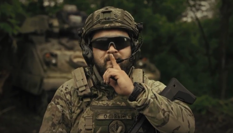 Video s mlčiacimi ukrajinskými vojakmi: Kyjev začiatok ofenzívy neoznámi