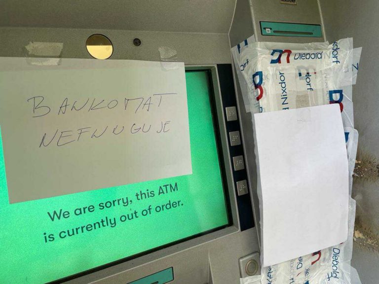 V Ladcoch vykradli bankomat. Foto: TV Markíza
