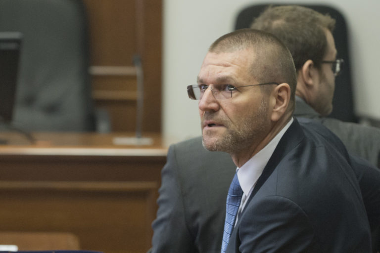 Exministra Štefanova prepustili na slobodu