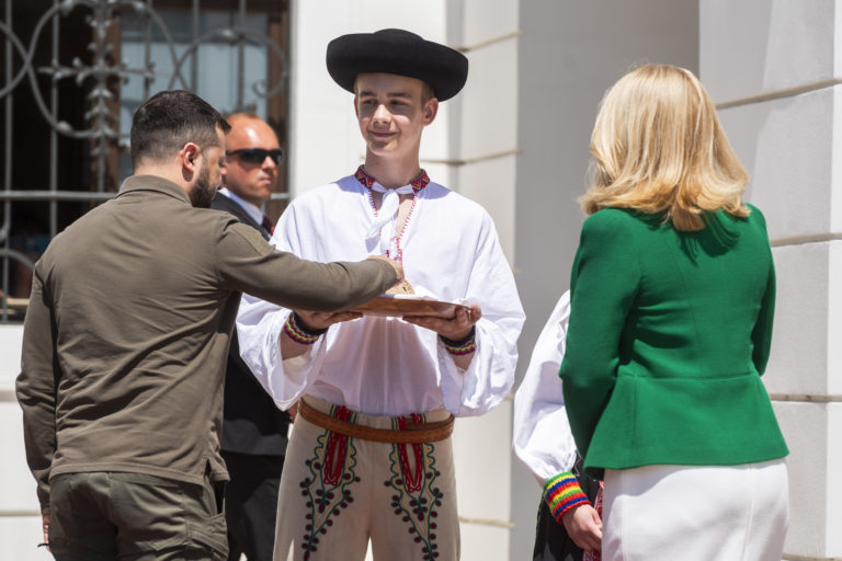 Prezidentka Zuzana Čaputová a ukrajinský prezident Volodymyr Zelenskyj počas rokovania v Prezidentskom paláci v Bratislave. Foto: Jaroslav Novák/TASR