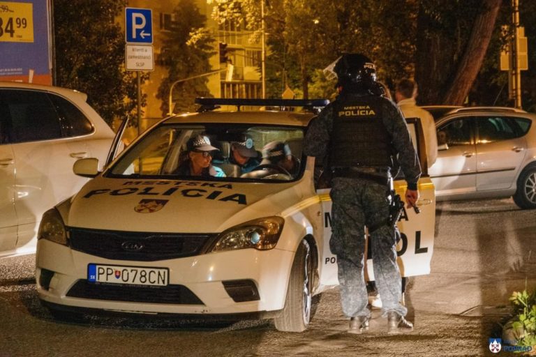 Policajná razia so šokujúcim výsledkom: Dievčatá pijú viac než chlapci