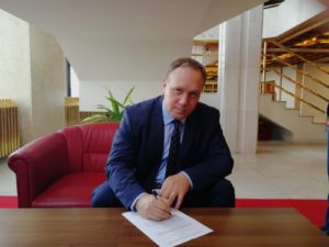 Poslanec Vašečka reaguje na Annu Čujovú: Mýliť sa je ľudské, ale..