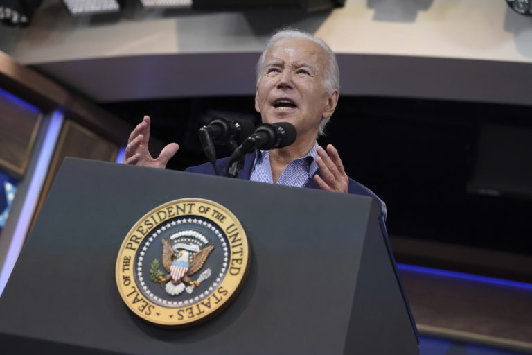 Prezident Joe Biden hovorí počas podujatia s National Education Association v South Court Auditorium v kampuse Bieleho domu v utorok 4. júla 2023 vo Washingtone. Foto: TASR/AP