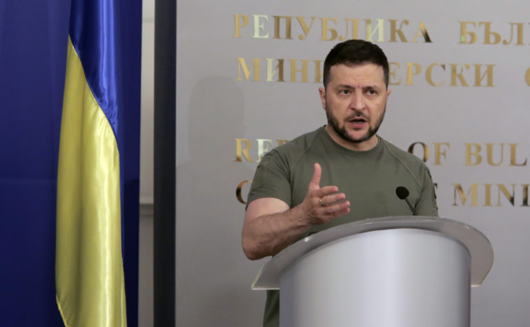 Zelenskyj: Ukrajinská operácia v Kurskej oblasti prinútila Rusko k presunu tisícov vojakov