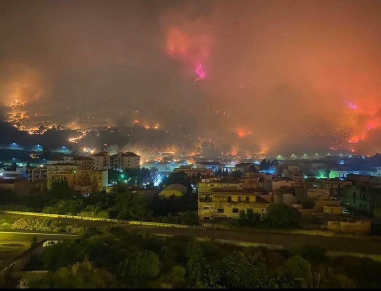 Požiar na Sicílii. Zdroj: Twitter