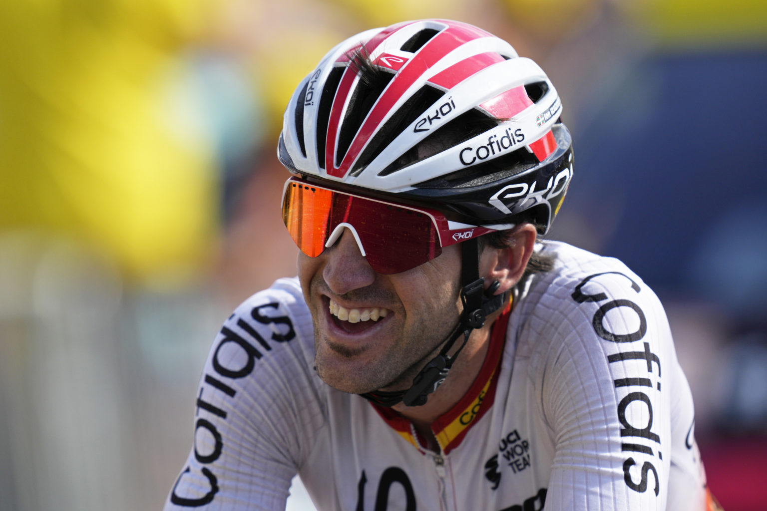 Španielsky cyklista Ion Izagirre z tímu Cofidis víťazí po samostatnom úniku v 12. etape 110. ročníka Tour de France. Foto: TASR/AP