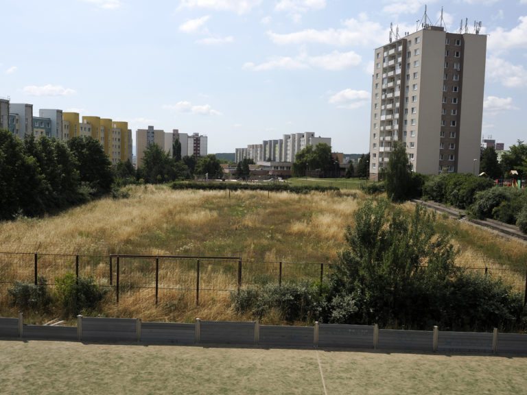 Košice zmodernizujú školský atletický ovál, pribudne aj ihrisko pre malý futbal