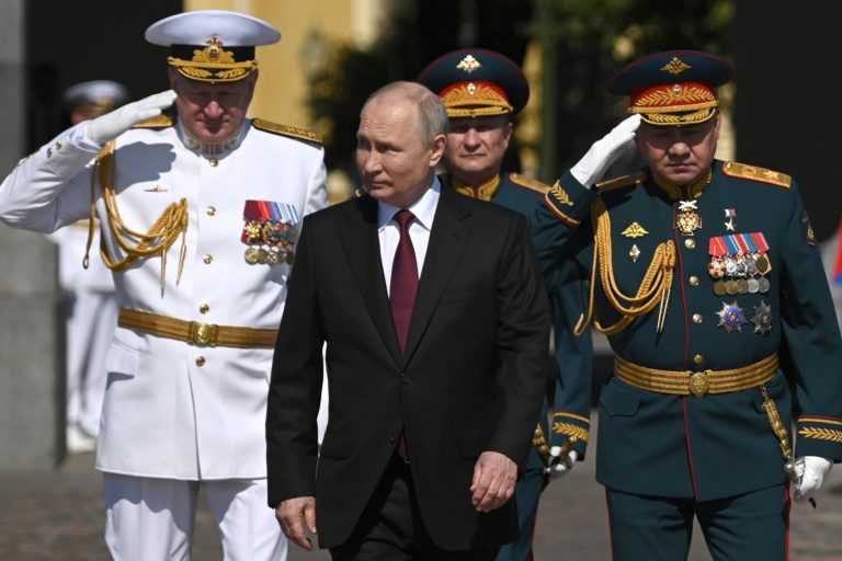 Ruská flotila sa tento rok rozrastie o ďalších 30 vojenských lodí, vyhlásil Putin