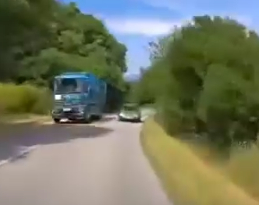 Pri tejto nehode behá mráz po chrbte. Foto: screen videa
