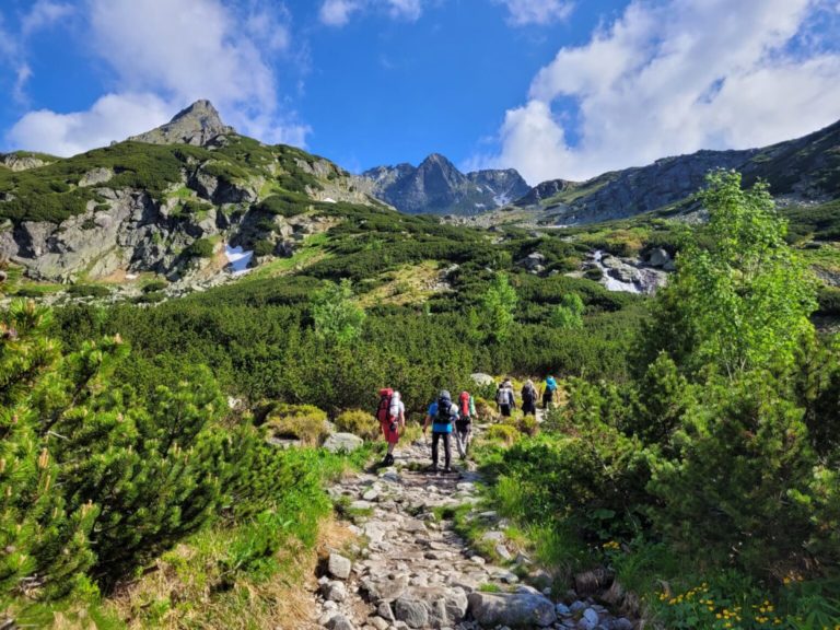 Horský záchranár Igor Žiak radí, ako pripraviť deti na túru. Foto: Horská záchranná služba