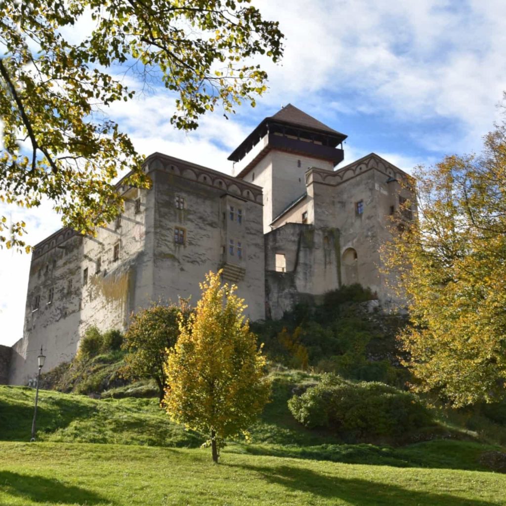 Trenčiansky hrad varuje pred podvodným konaním. Foto: muzeumtn.sk