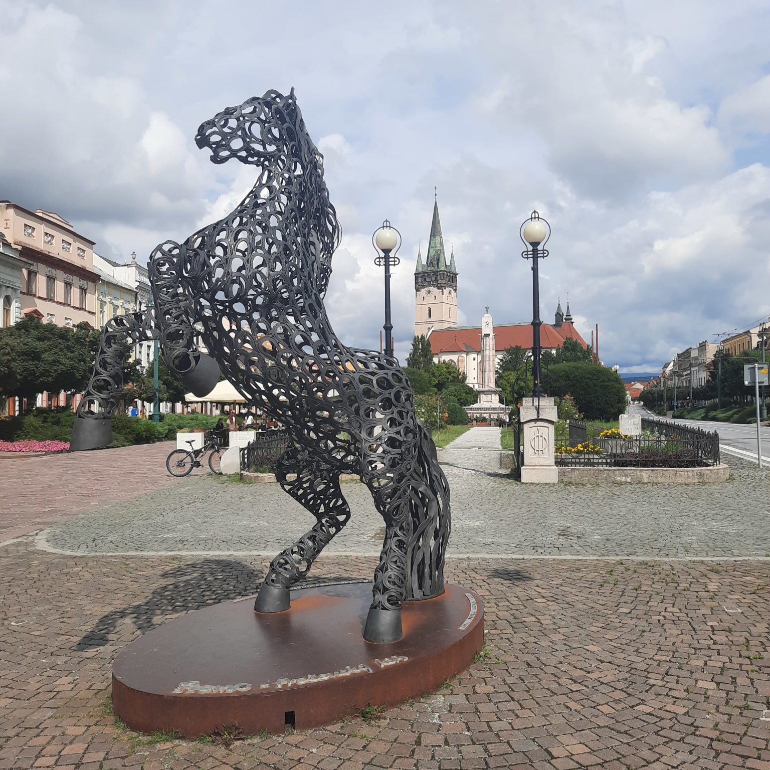 Kôň Permo v centre Prešova ako jeden z najvýraznejších symbolov Koňarov. Foto: Redakcia