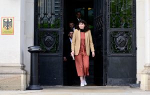 O zúfalstve (nielen) klimatického protestu. Je blokáda ciest či letísk ekoaktivistami násilná?