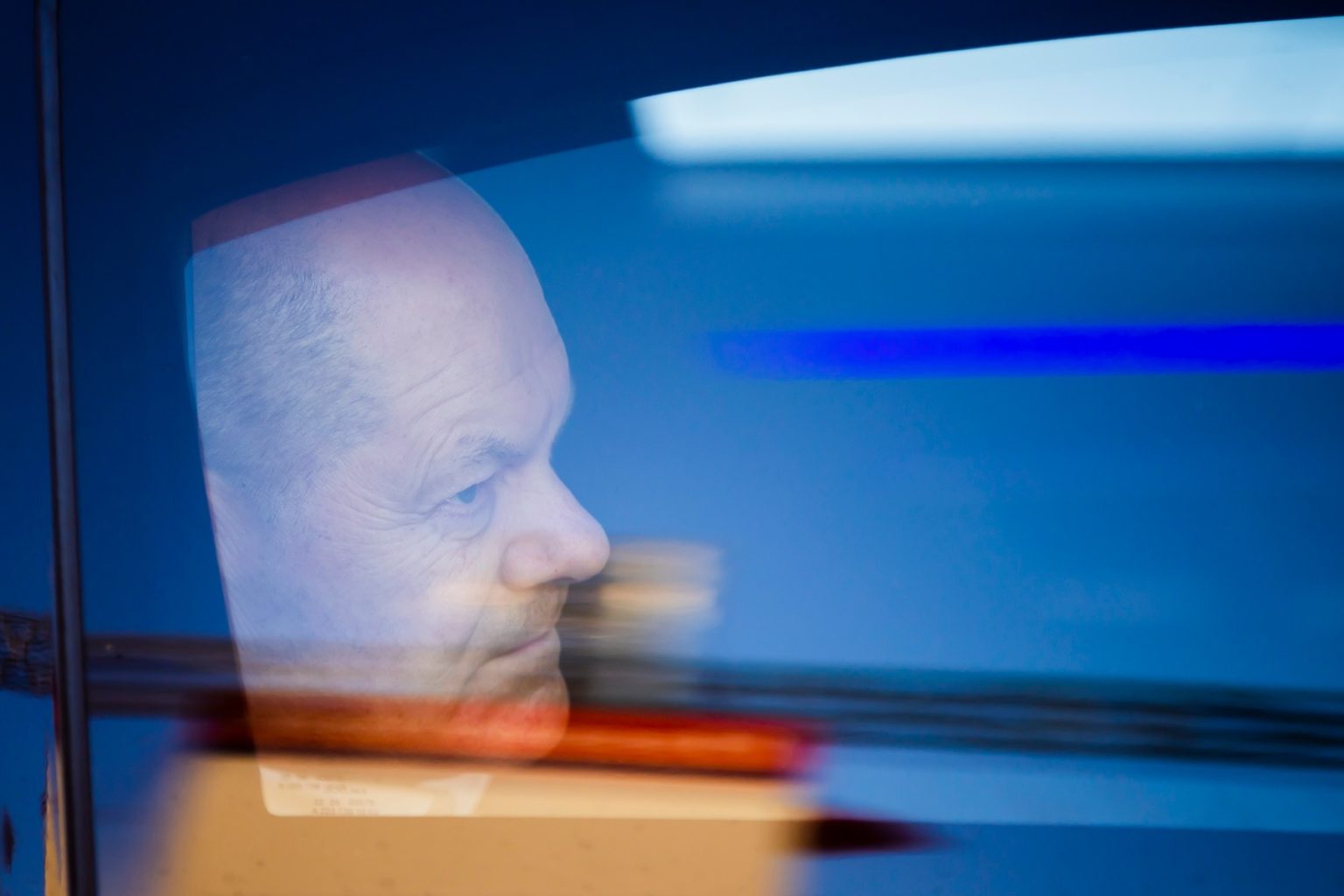 Nemecký kancelár Olaf Scholz rieši podobné problémy podobným spôsobom ako Angela Merkelová. Foto: Profimedia.sk 