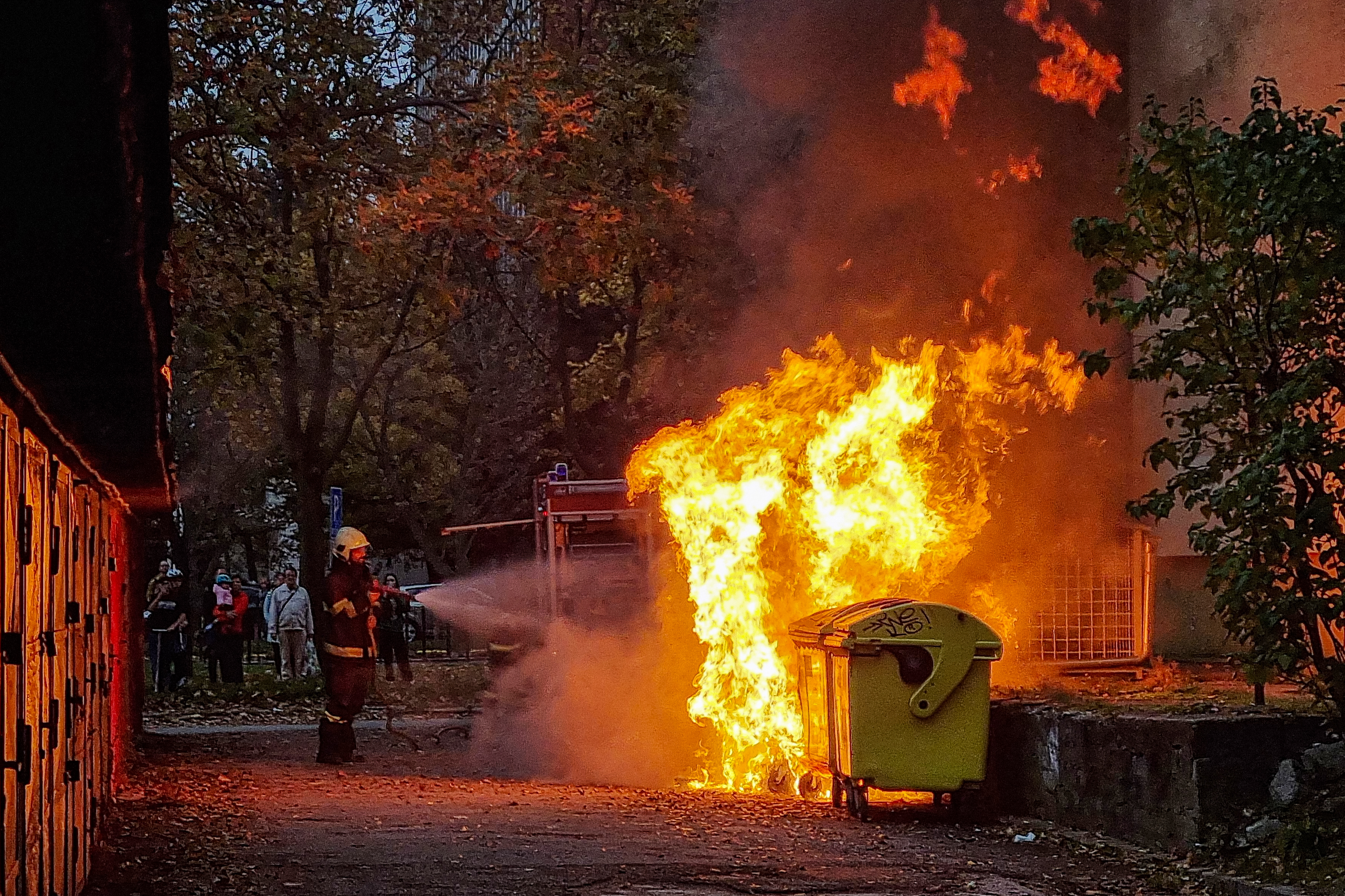 Polícia už obvinila muža, ktorý v Košiciach podpaľoval kontajnery