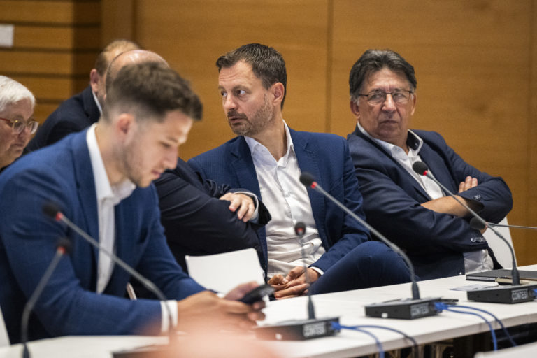 Mimoriadnu schôdzu parlamentu k zásahom NAKA sa nepodarilo otvoriť ani v utorok