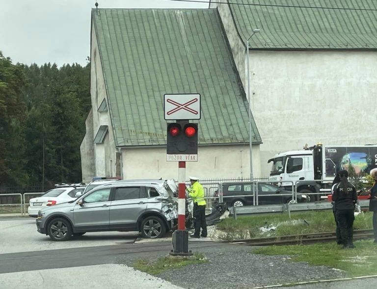 Hrôzostrašná zrážka vlaku s osobným autom: Z výpovede očitého svedka mrazí