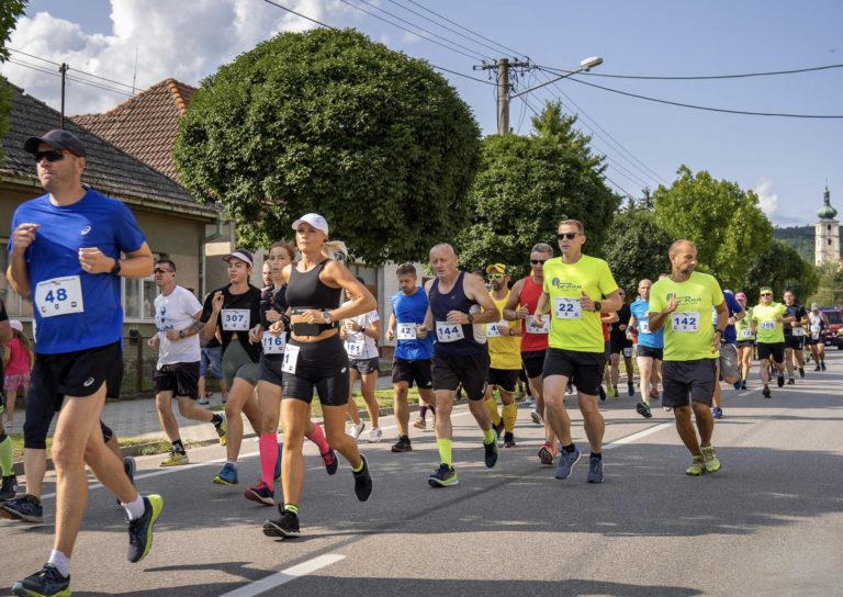 Čachtický polmaratón sa už roky teší veľkej obľube. Foto: cachtickypolmaraton.sk