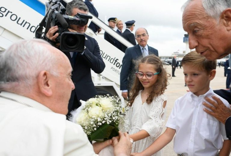 Privítanie pápeža Františka v Portugalsku. Foto: Twitter/Vatican News