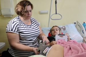 Tínedžerka podstúpila v Žiline unikátny zákrok, vďaka ktorému narastie o 8 centimetrov