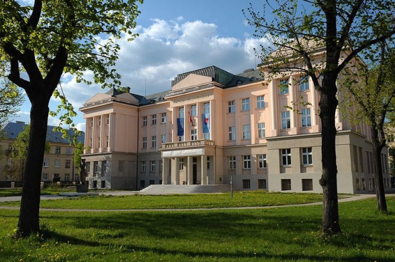 Čakajú nás oslavy výročí Matice slovenskej a Slovenskej republiky