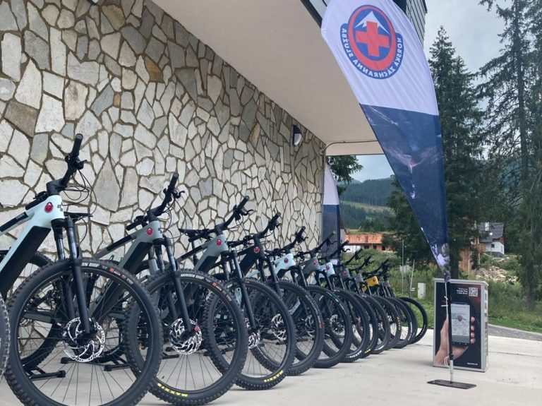 Nové elektrobicykle pre horských záchranárov. Foto: Horská záchranná služba