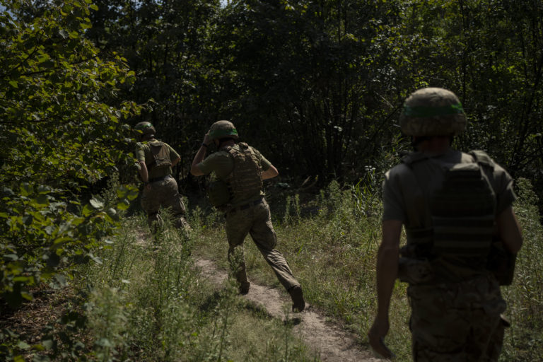 Ukrajinská armáda sa má údajne pripraviť na ústup z Kurskej oblasti