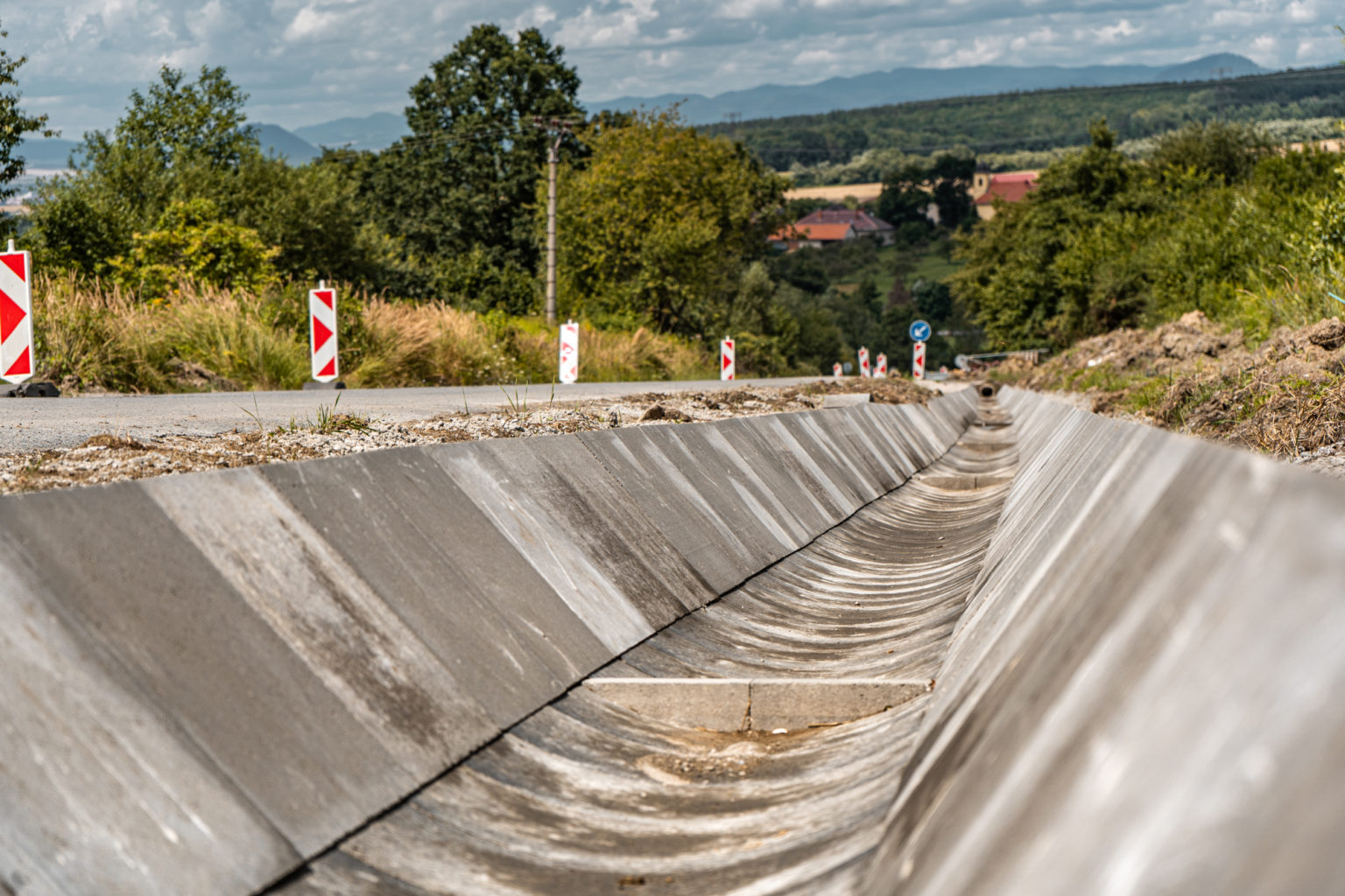 Cesta medzi Abranovcami a Kokošovcami je v rekonštrukcii. Foto: PSK