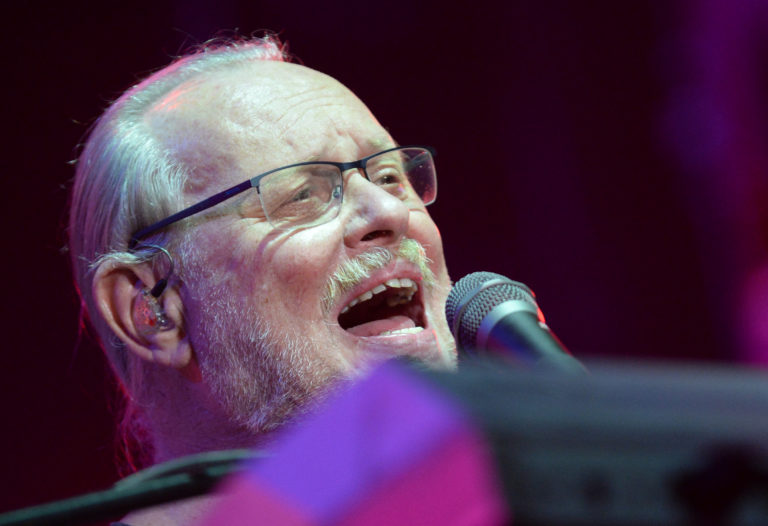 Jeho odchod trhá srdce. Politici a osobnosti reagujú na smrť Vaša Patejdla