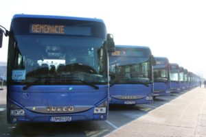 Modré autobusy stáli kraj 34 miliónov eur. Využívame ich čoraz častejšie