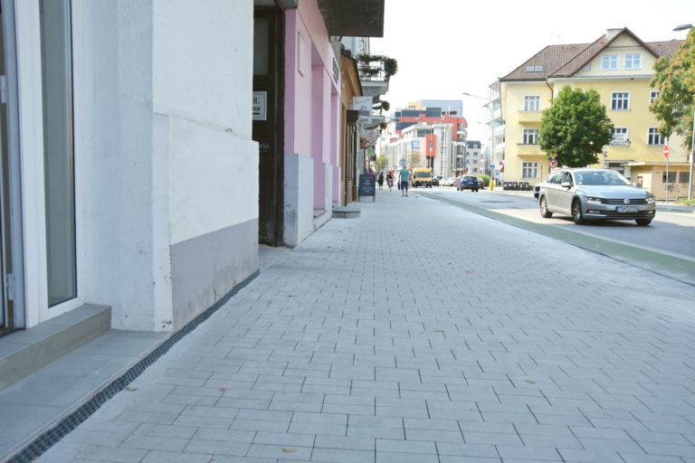 Rekonštrukcie chodníkov a ciest sú v plnom prúde. Na fotografii Námestie sv. Anny. Foto: trencin.sk