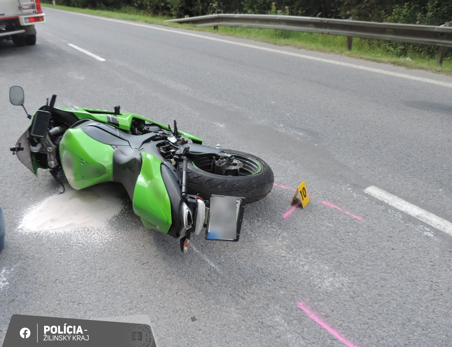 Po náraze do zvodidiel pri Klubine zahynul 24-ročný motocyklista
