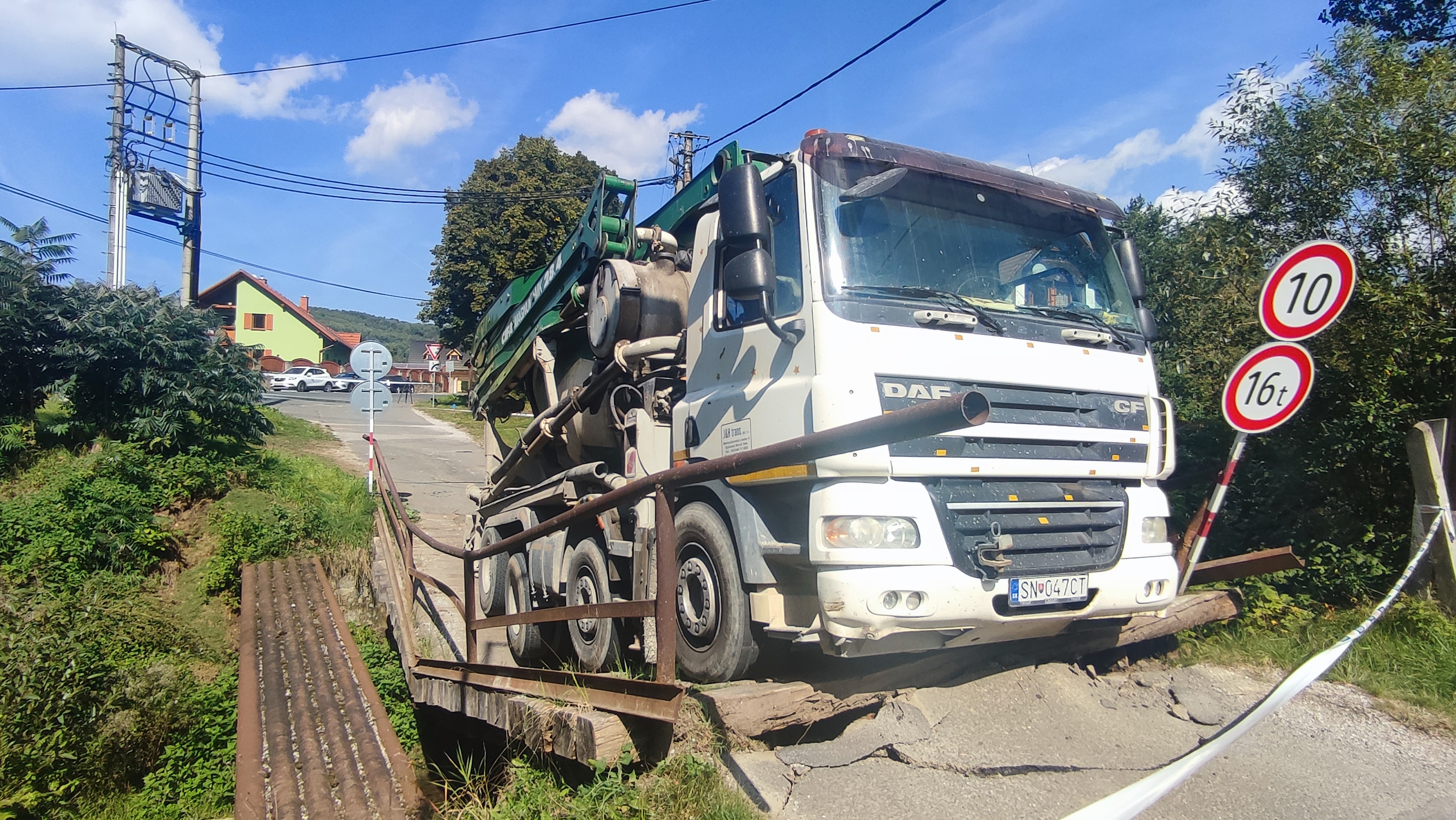 AKTUALIZÁCIA z Levoče: Zničený most nahradí dočasný pontónový
