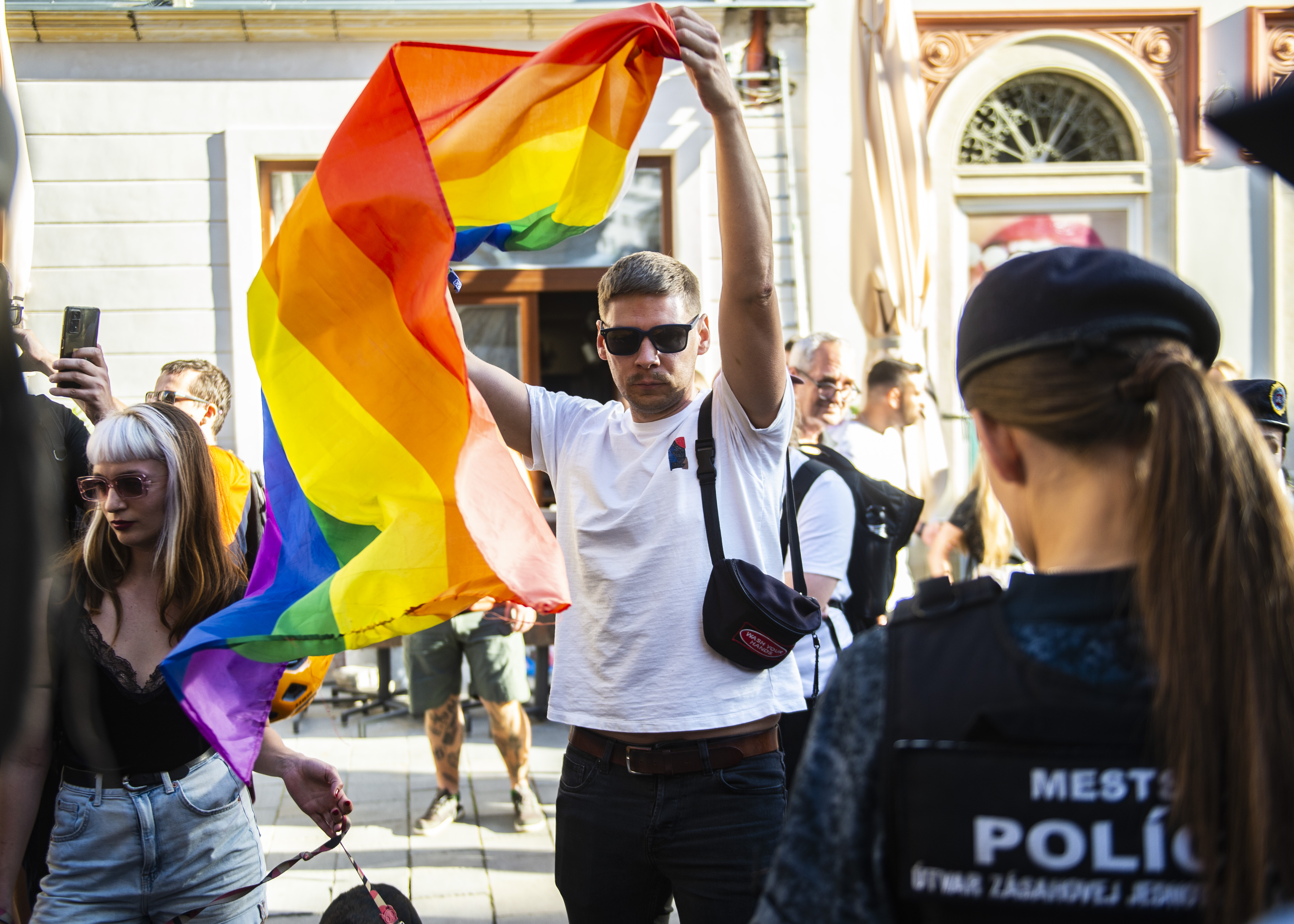 Polícia sa zaoberá narúšaním protestu pred DPOH. Mihály sa priznal, že na akciu prišiel provokovať