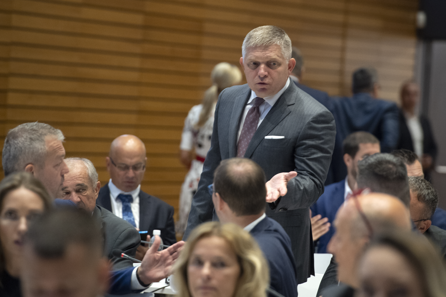 Na snímke poslanec Národnej rady Slovenskej republiky Robert Fico (SMER-SD) počas mimoriadnej 101. schôdze Národnej rady Slovenskej republiky 7. septembra 2023 v Bratislave. Foto: Pavel Neubauer/TASR