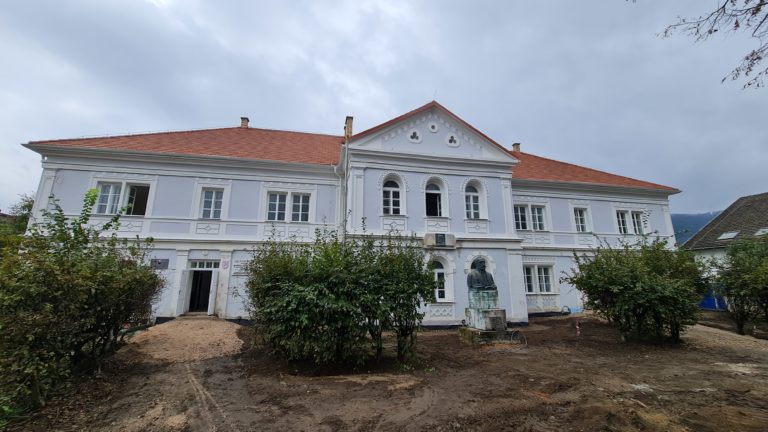 Historická druhá budova Prvého slovenského gymnázia v Revúcej, dnes múzeum Littera. Foto: Branislav Caban