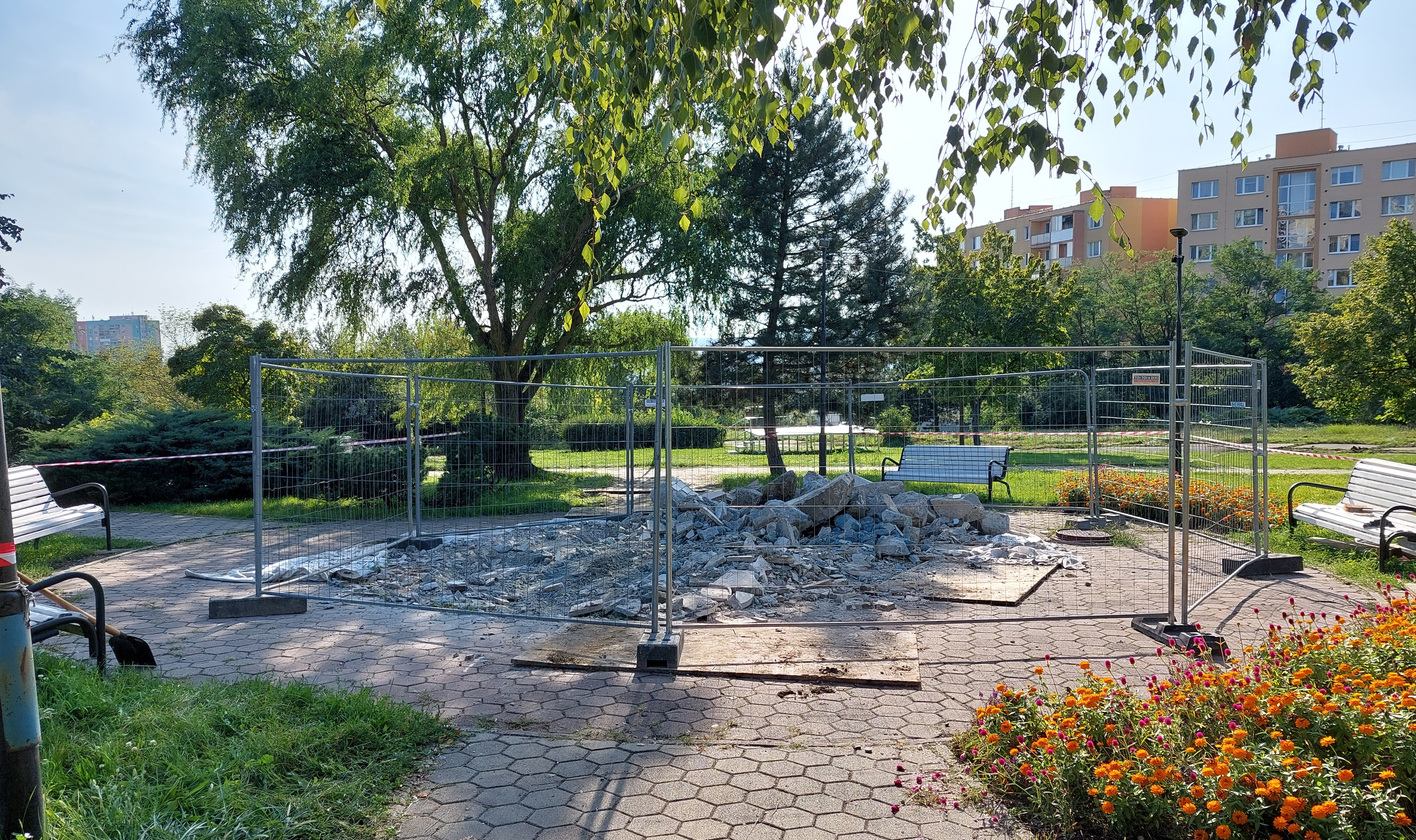 Fontánu na Furči zbúrali, starosta už sľubuje novú (FOTO)