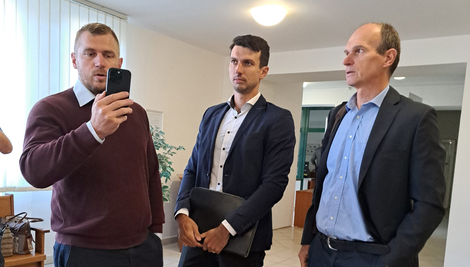 Na snímke sprava Štefan Kuffa, Gregor Kuffa a Filip Kuffa. Foto: Adriána Hudecová/TASR.