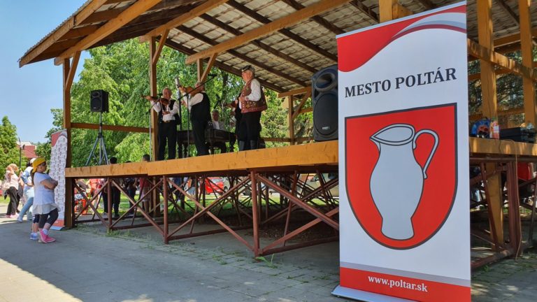 GombovecFest priblíži v Poltári mestskú kultúru aj varením slivkových gúľ