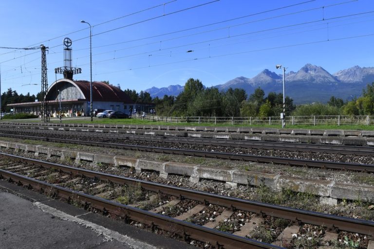 Modernizáciu trate medzi Popradom a Lučivnou majú ukončiť do konca roka