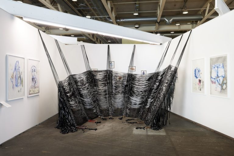 Prvý slovenský umelec má sólo výstavu v múzeu Haifa Museums of Art v Izraeli