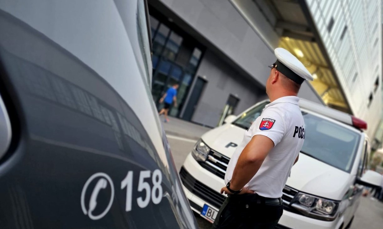 Dráma ako z akčného filmu: Žena skončila po nebezpečných vyhrážkach v rukách polície