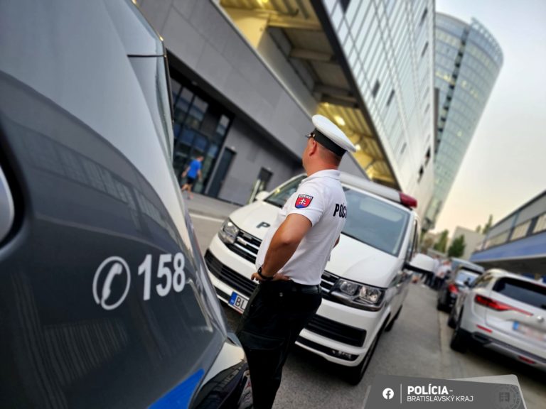 Večerný futbalový zápas prinesie dopravné obmedzenia