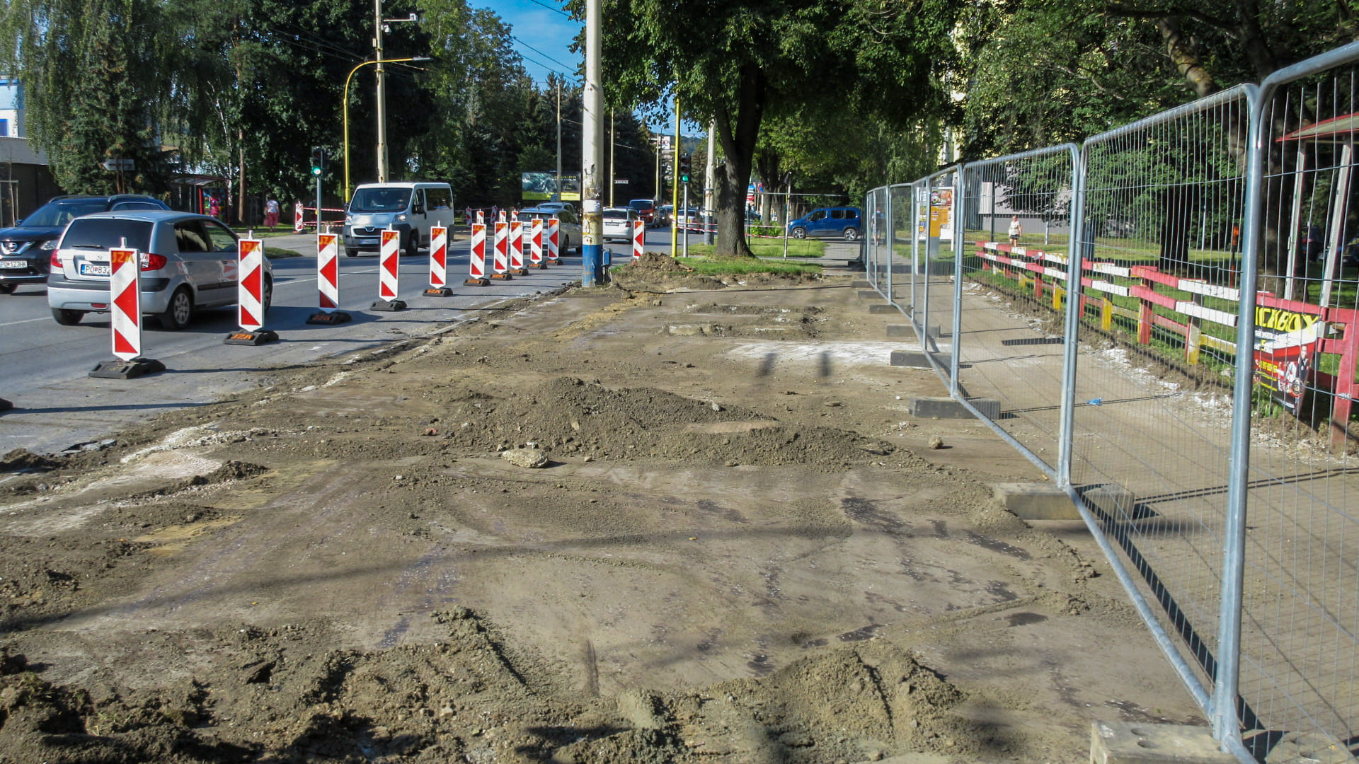 Vynovený park, niky a plážové ihrisko – na Trojke sa buduje