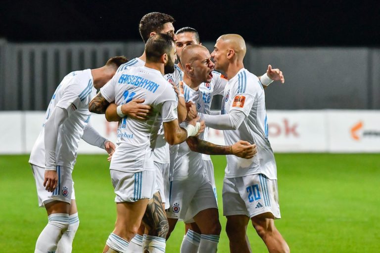 Slovan zvýšenú záťaž zvláda, v krátkom slede nasledujú Zlaté Moravce