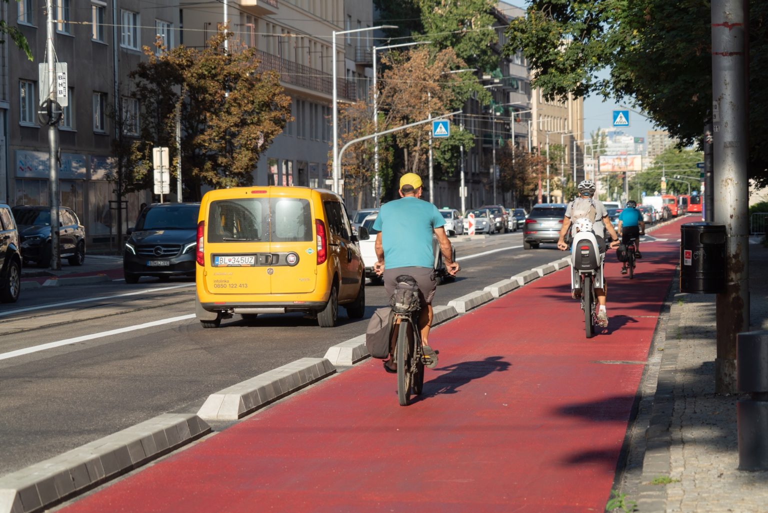 Cyklisti na Vajanského nábreží. Foto: Facebook/Cyklokoalícia