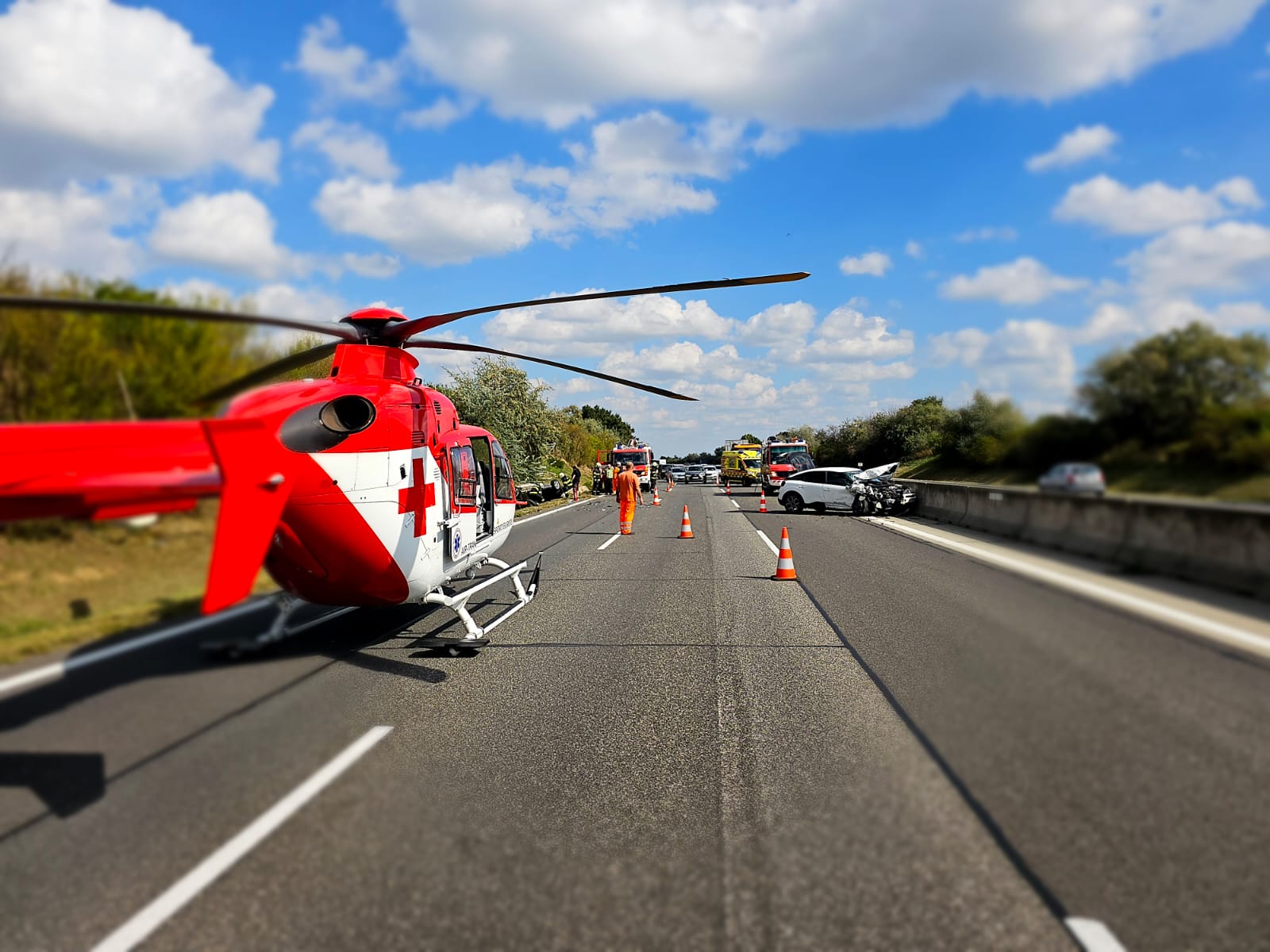 Zrážka áut na diaľnici D1: Zranené 6-ročné dieťa