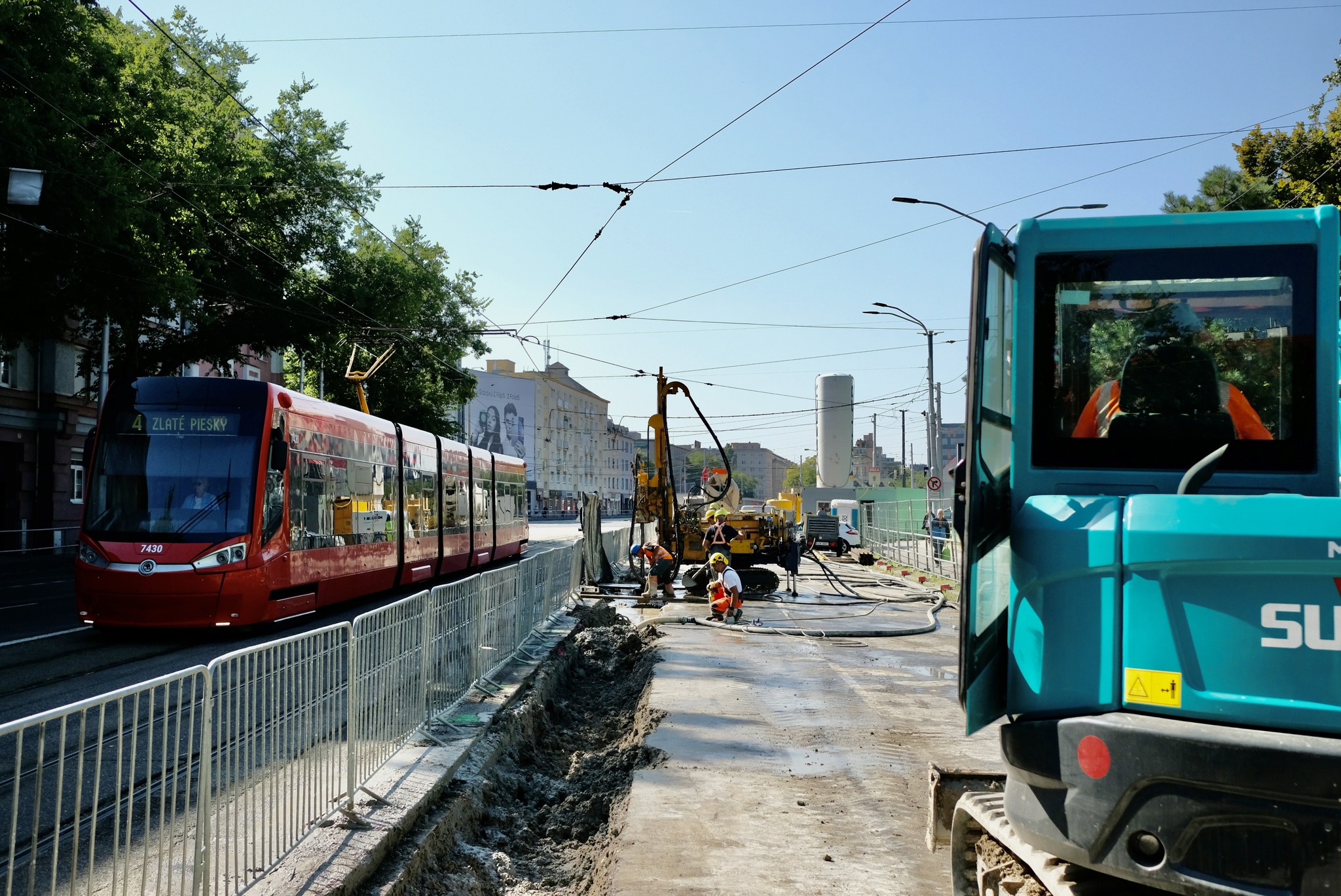 Rozsiahle práce na Vajnorskej ulici potrvajú do konca roka