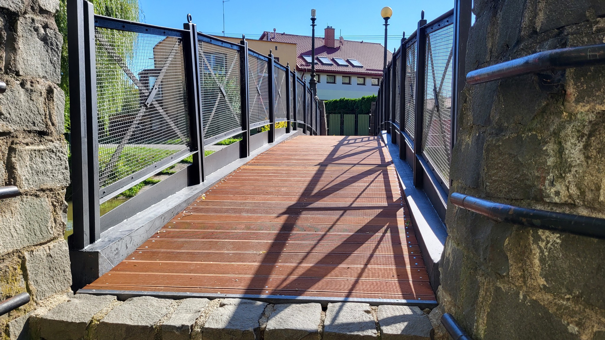 Mostík cez Mlynský náhon po rekonštrukcii slúži všetkým