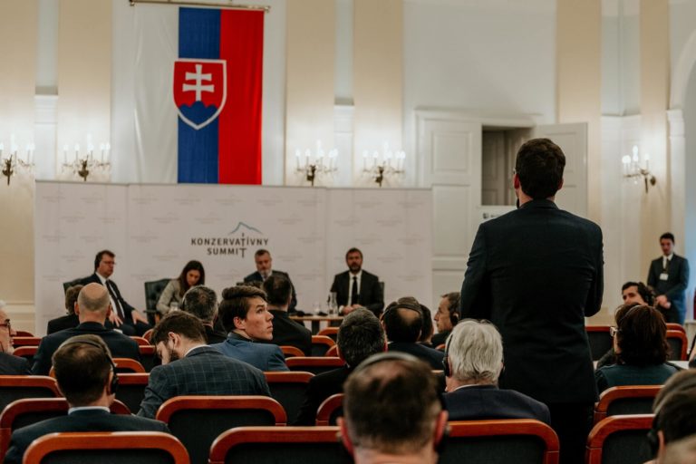 Sú slovenskí konzervatívci lakomci?